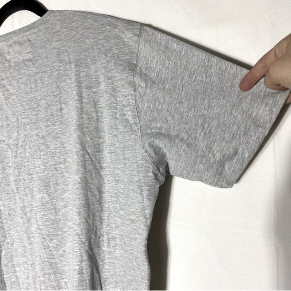 5/$25 Ocean Laundry Light Grey Crew Neck T Shirt M - Picture 9 of 16
